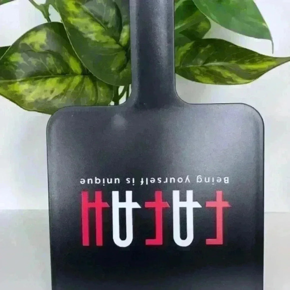 Gorgeous Hand Mirror - Picture 3 of 8